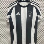Juventus Home Soccer Jersey 2024/25 photo review