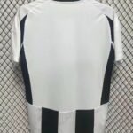 Juventus Home Soccer Jersey 2024/25 photo review
